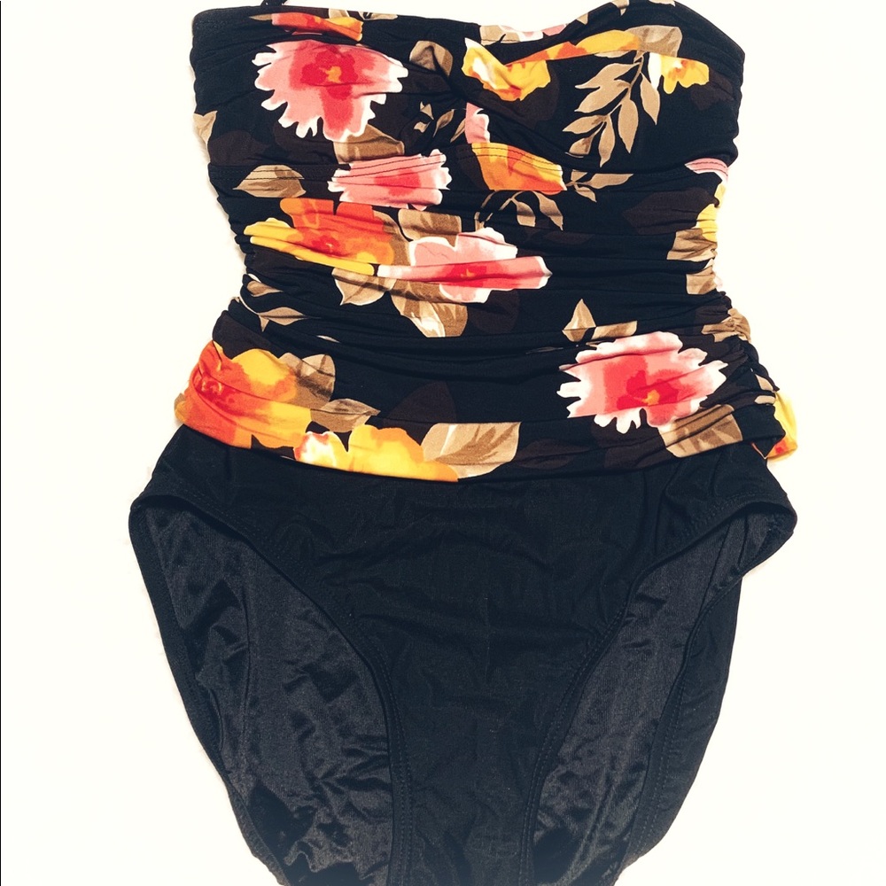 St. John’s Bay - Beautiful One Piece Swimsuit